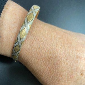 10k yellow gold bangle bracelet